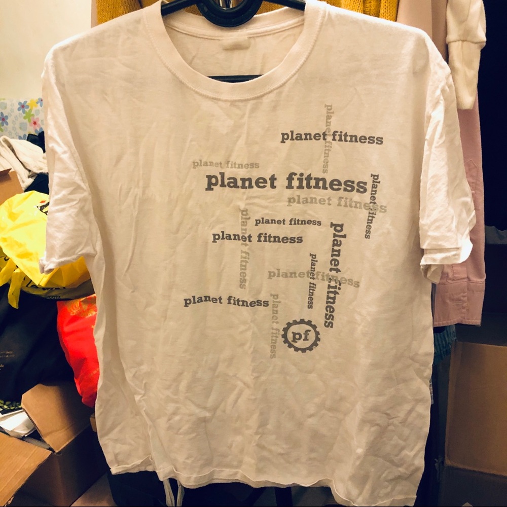 PLANET FITNESS SHIRT SIZE UNKNOWN